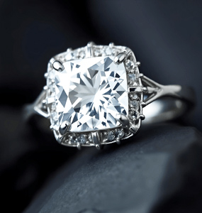 White-Sapphire-(Safed-Pukhraj)